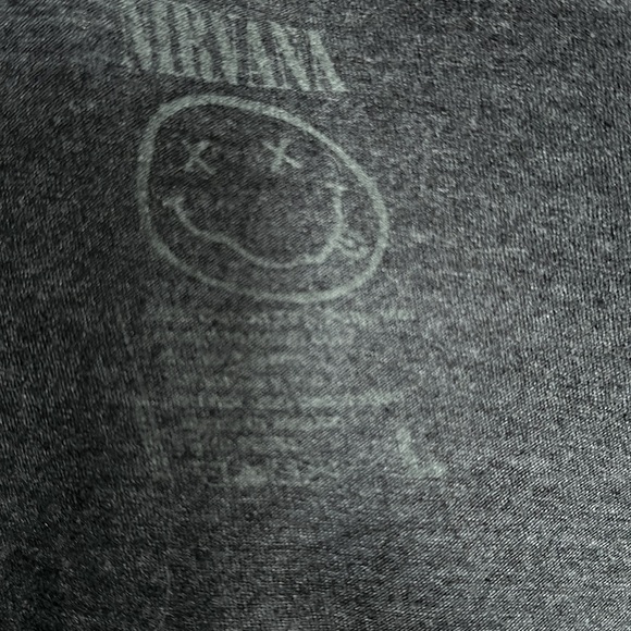 NIRVANA OFFICIALLY LICENSED DARK GRAY SMILEY FACE LOGO T-SHIRT SIZE LARGE - Picture 3 of 7